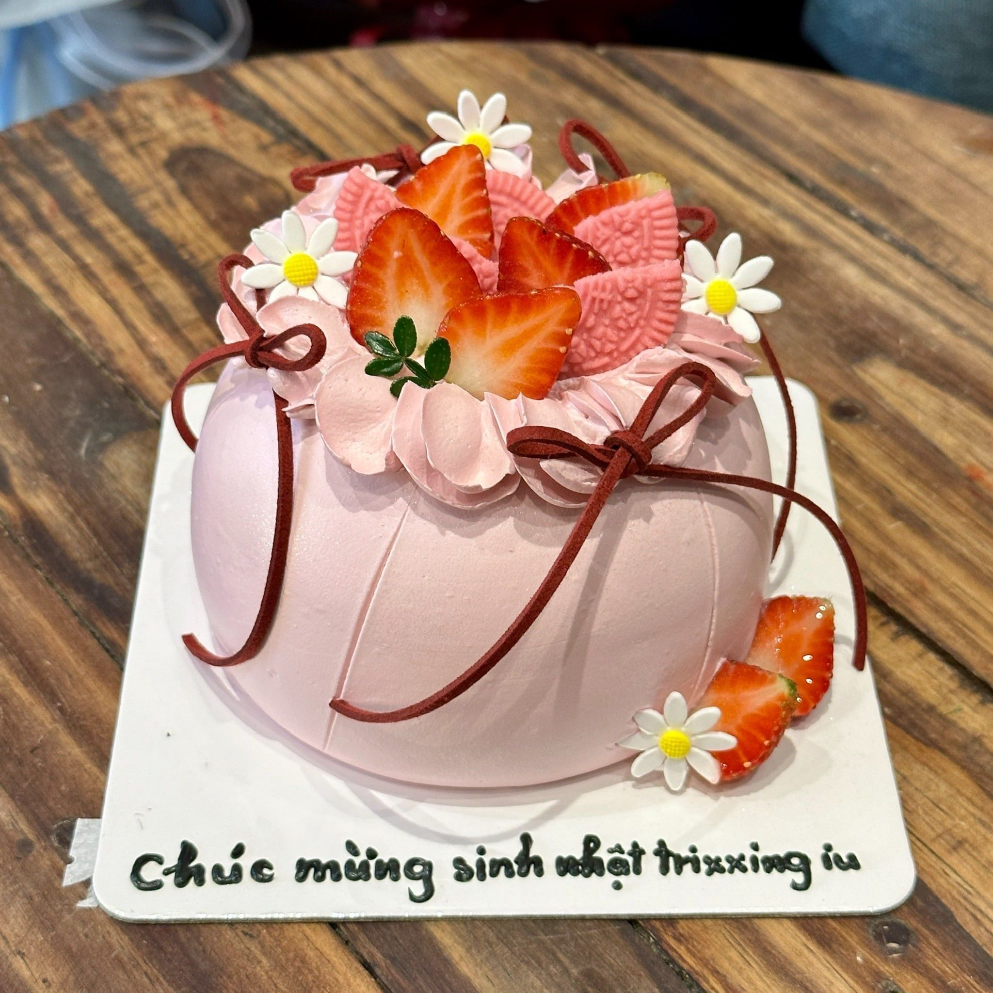  Bento Cake Hồng Nơ Dâu Tây 