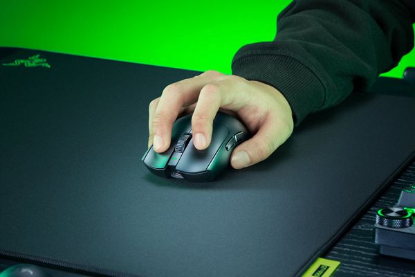 Chuột Razer Viper V4 Pro Black RZ01-05630100-R3A1