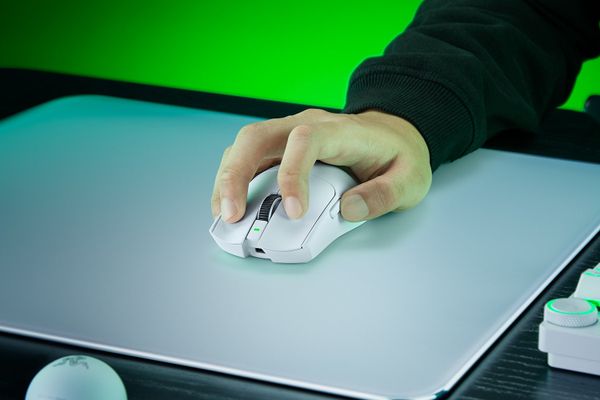 Chuột Razer Viper V4 Pro White RZ01-05630200-R3A1