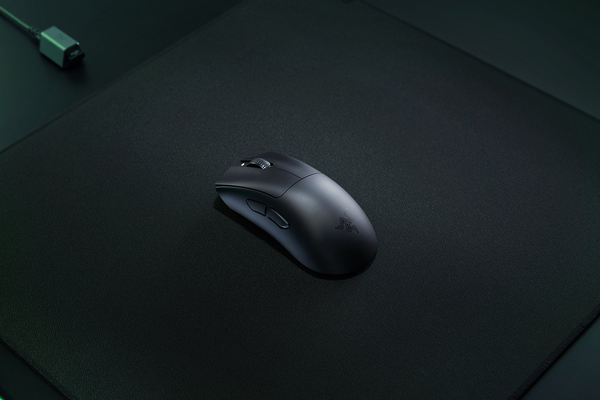 Chuột không dây Razer DeathAdder V3 HyperSpeed RZ01-05140100-R3A1