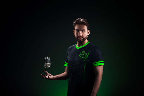 Chuột không dây Razer DeathAdder V4 Pro - NiKo Edition