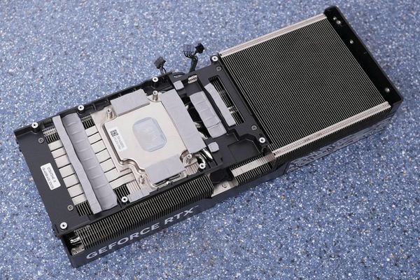 VGA GALAX GeForce RTX 5080 1-Click OC 16GB GDDR7