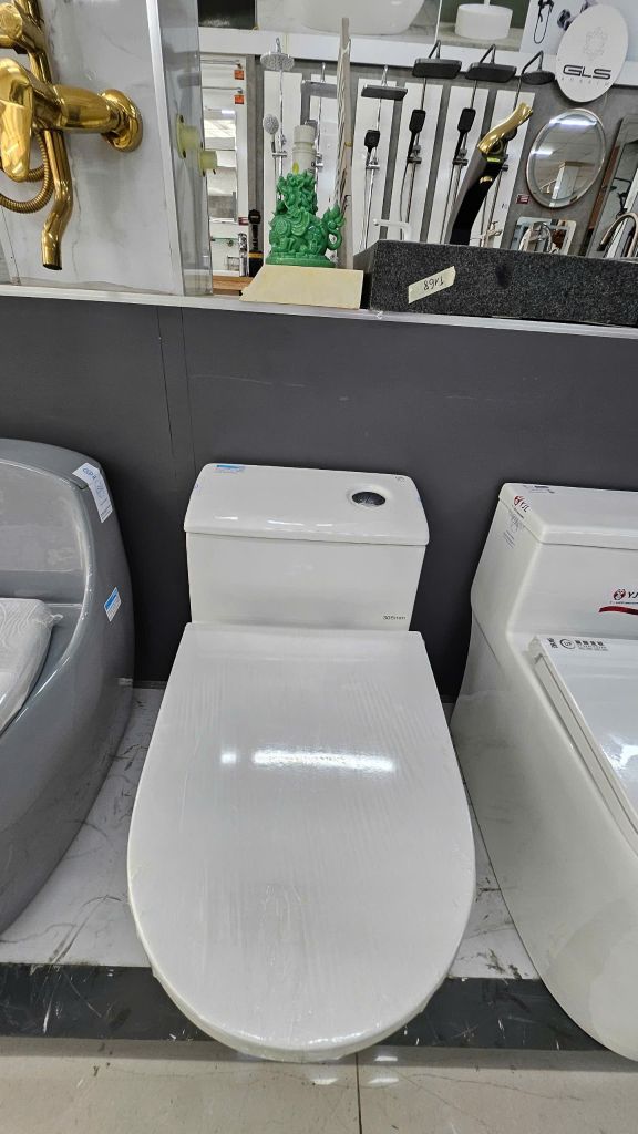 Bồn Cầu Liền Khối - T168