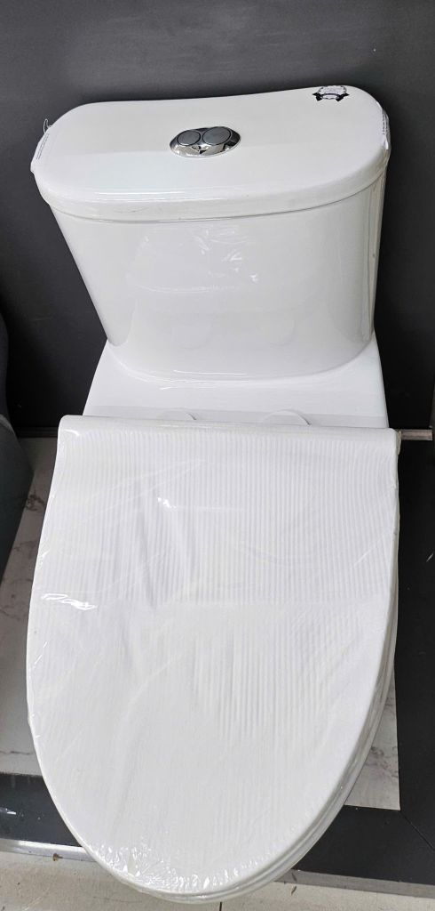 Bồn Cầu Liền Khối - Y133