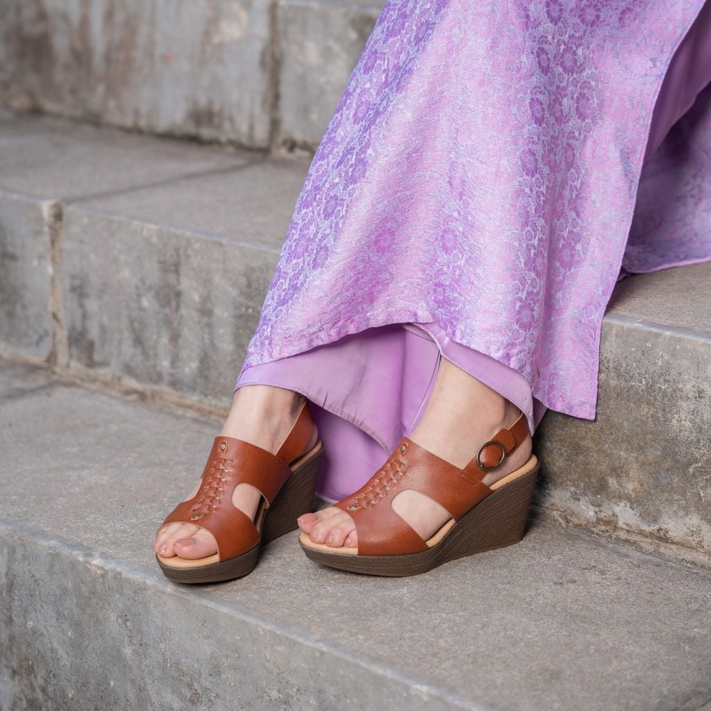 Sandal nữ đế xuồng 8cm Kosu K-22962