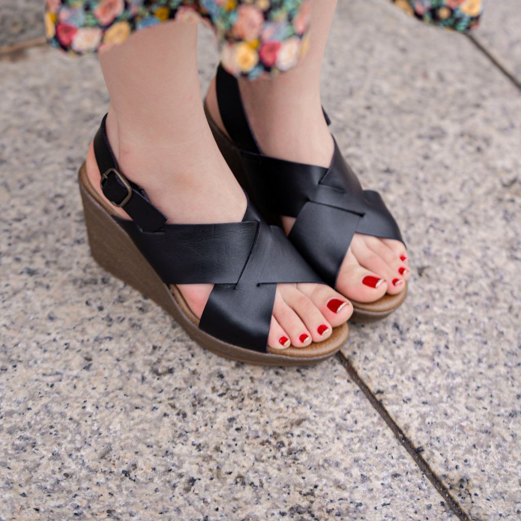 Sandal nữ đế xuồng 8cm Kosu K-22978