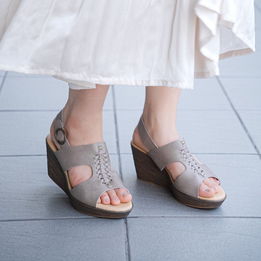 Sandal nữ đế xuồng 8cm Kosu K-22962