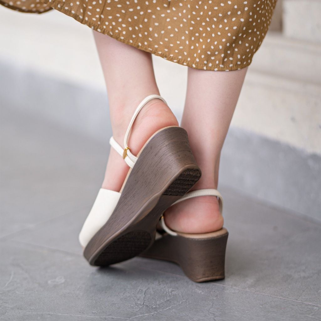 Sandal nữ đế xuồng 6cm Kosu K-23332