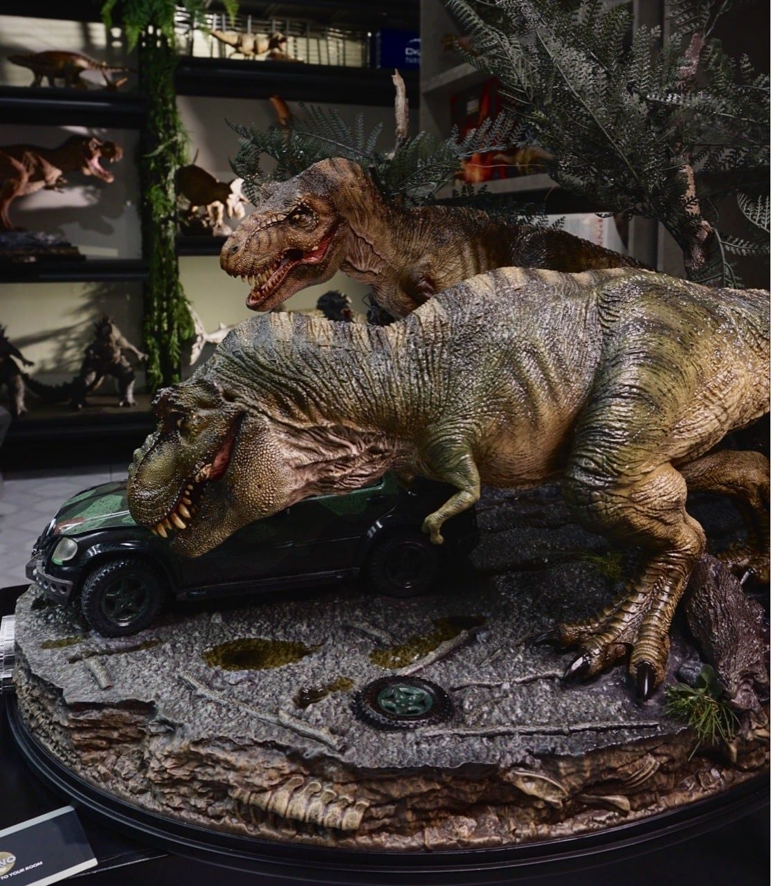  Mô hình Trex Cliff Attack Prime 1 studio tỷ lệ 1/15. 