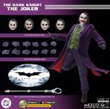  Mô hình Joker the dark knight Mezco toys tỷ lệ 1:12. 