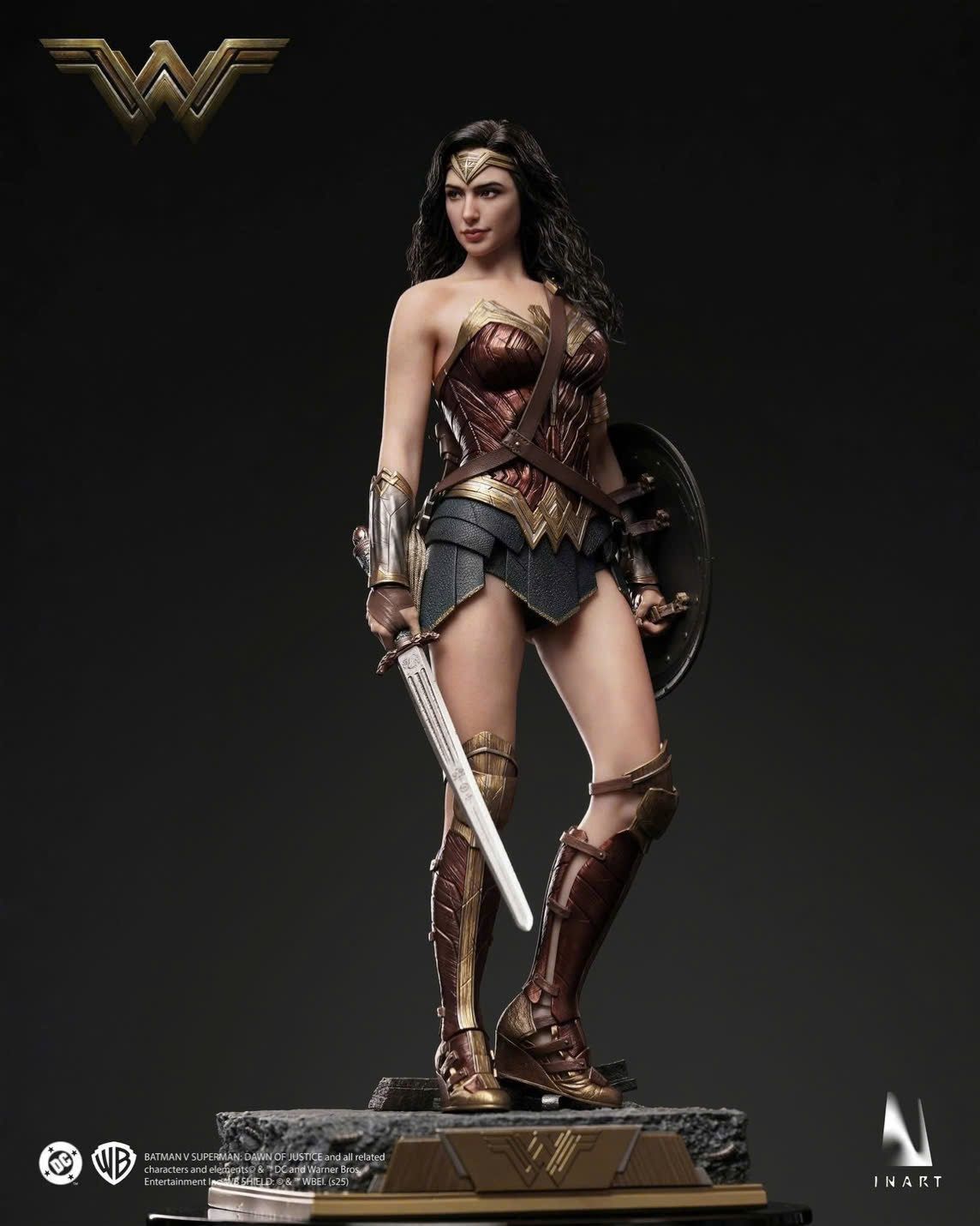 Mô hình Wonder Woman Inart studio tỷ lệ 1:6. 