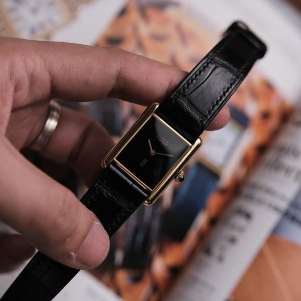  VINTAGE 1970’S MUST DE CARTIER TANK BLACK SPIDER WEB DIAL – REF. 6 