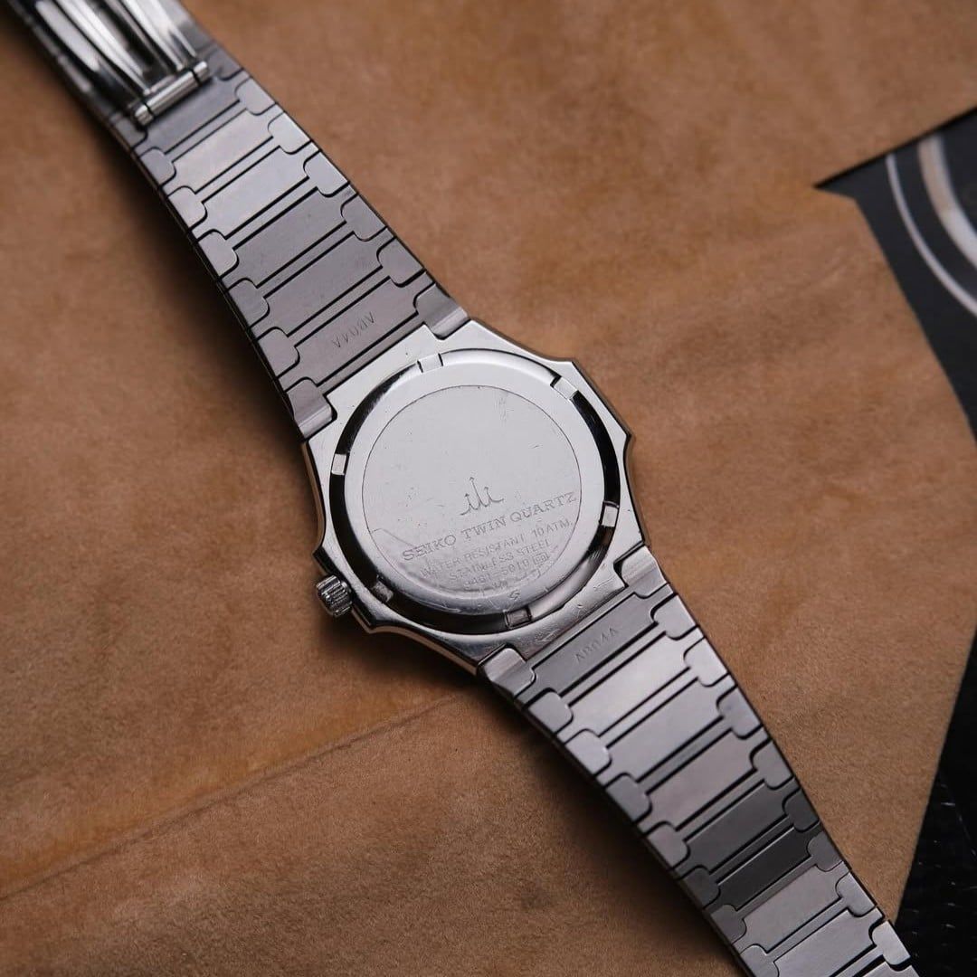 From 1981 Seiko Credor Twin Quartz Ref.9461-5010 Golden Wavy Dial 