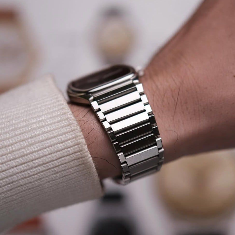  RARE VINTAGE 1970'S IWC DA VINCI LINE SL INTEGRATED BRACELET in BLACK 