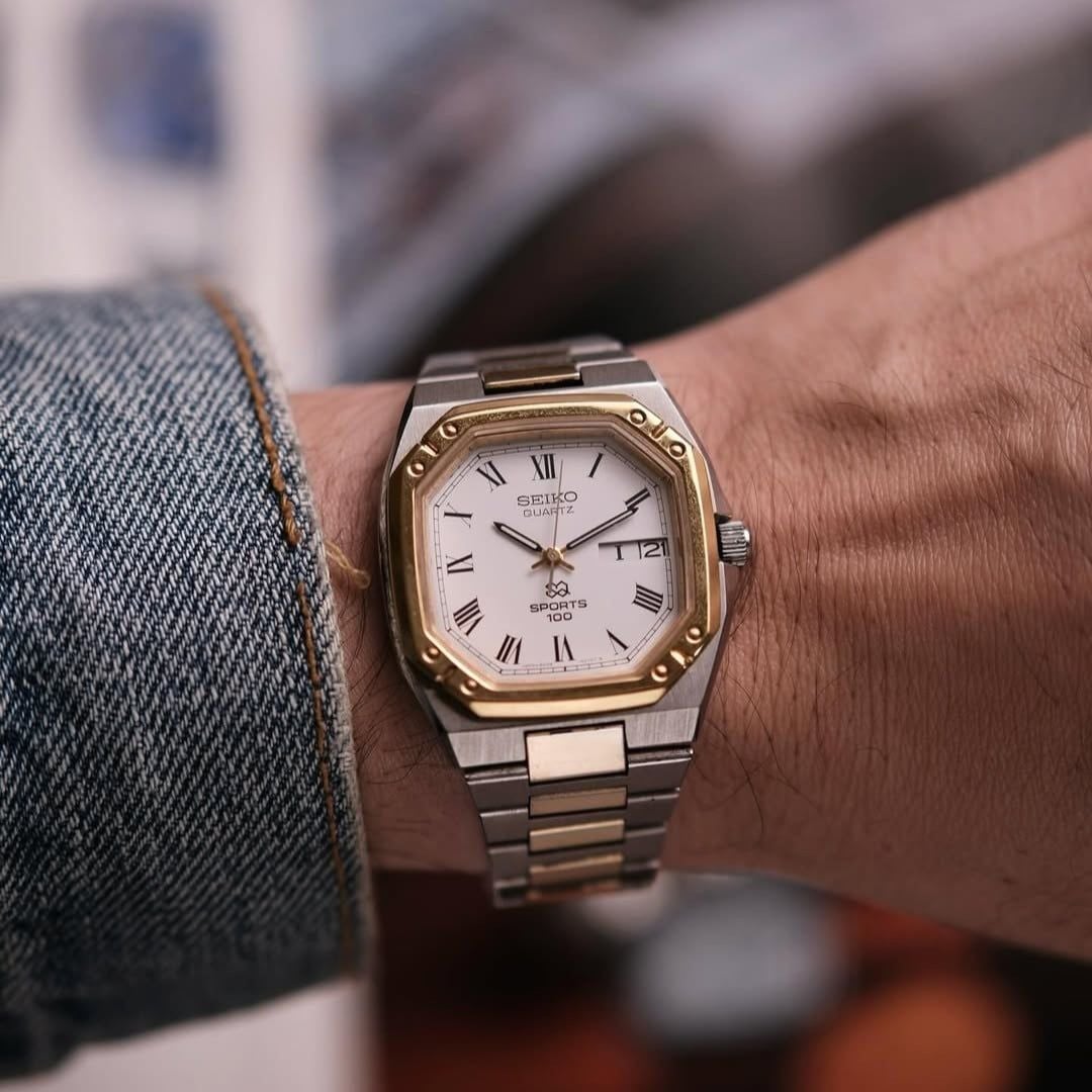  VINTAGE 1981 SEIKO SQ SPORTS 100 TWO-TONE INTEGRATED BRACELET – REF. 8229-5030 