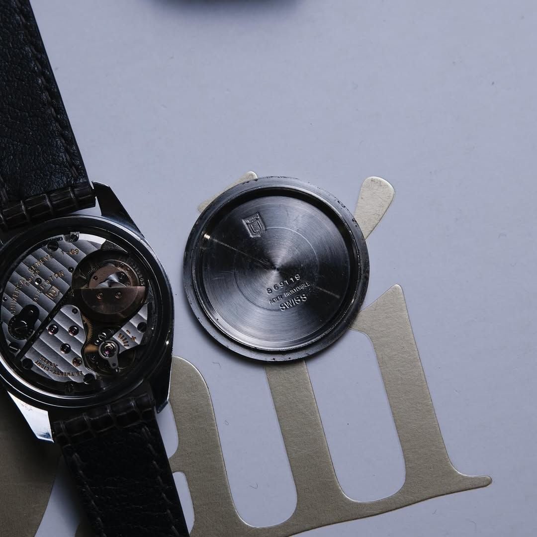  VINTAGE 1960'S UNIVERSAL GENEVE GILT SHADOW UNTRA SLIM Ref 566101 