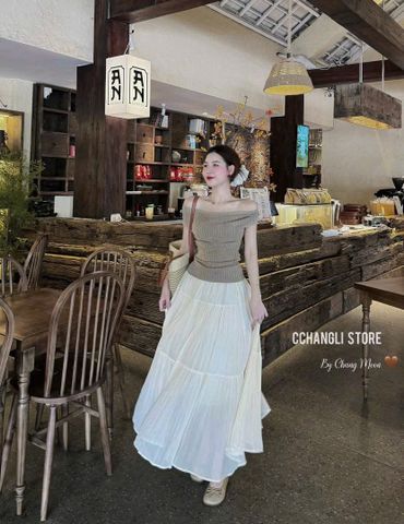 Set áo bẹt vai gân mix chân váy von 3 tầng