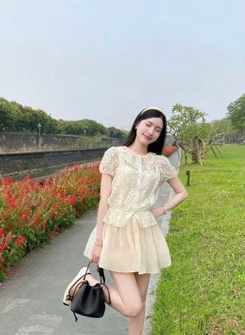 SET ÁO NUDE REN HOA CỔ SEN BO EO RÚT + CHÂN VÁY XOÈ