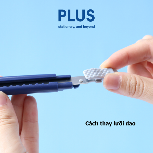 Dao rọc giấy PLUS Size S – An toàn, gọn nhẹ, kèm hộp bẻ & thay lưỡi dao
