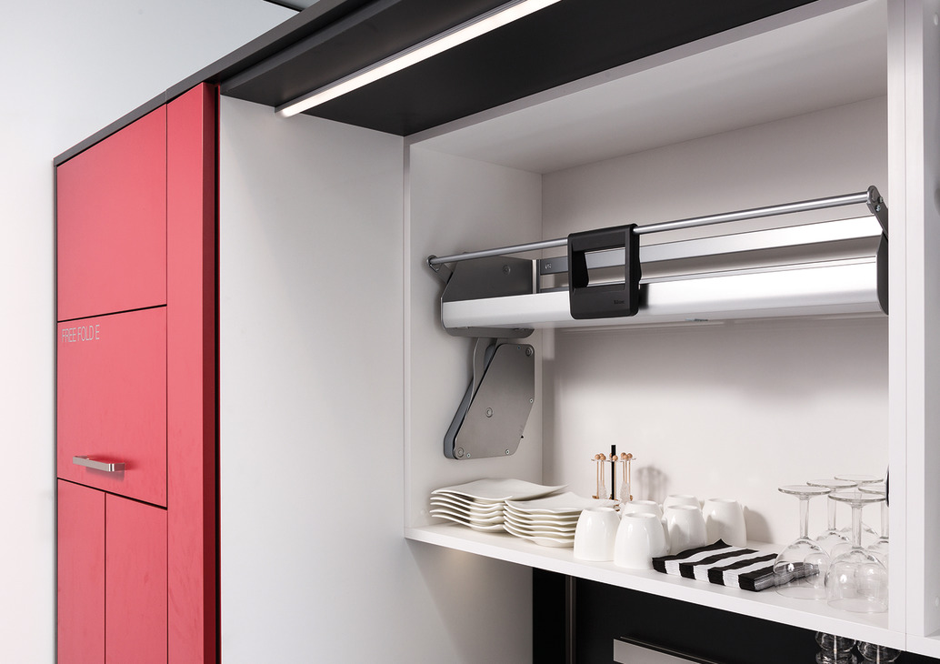 Kệ Nâng Hạ Imove R600mm Hafele 504.68.923 - Vì sao phụ kiện lưu trữ quan trọng với tủ?