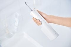 Máy Tăm Nước Có Thể Sạc Panasonic EW-NJ8A-W451 ảnh 8