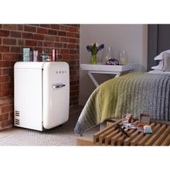 Tủ lạnh mini Smeg 34 lít FAB5RCR6 50’s Style ảnh 5