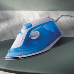 Bàn ủi hơi nước EasyLine Electrolux ESI4017 ảnh 3