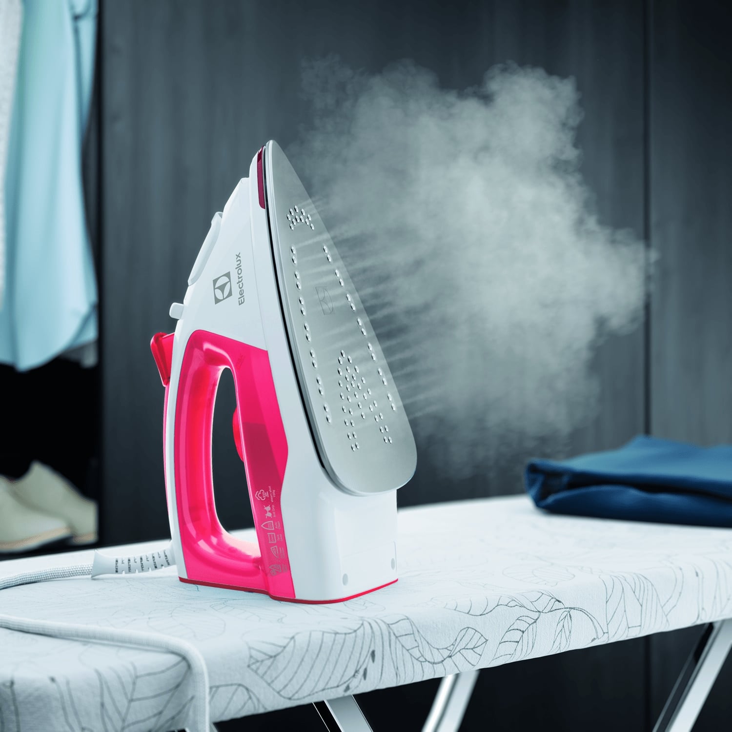 Bàn là hơi nước ErgoSteam - Cam hồng Electrolux ESI5116 – ảnh 4