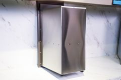 Thùng gạo mặt kính cường lực GrandX XR.G301G ảnh 6