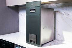 Thùng gạo mặt kính nút nhấn GrandX XR.G302G ảnh 3