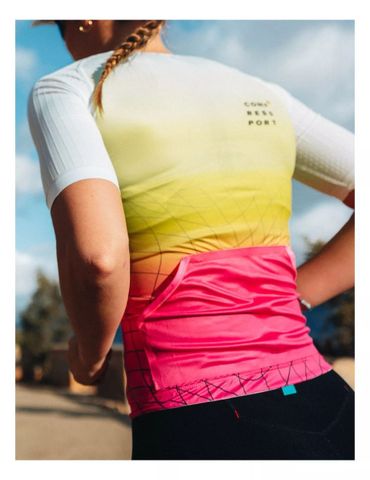 Giữ thẳng vai và thân khi vận động