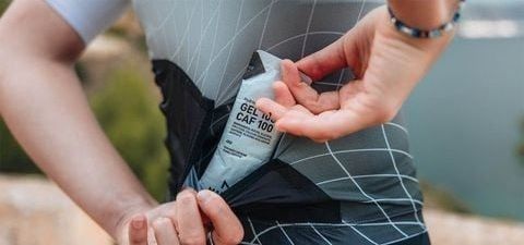 Thiết kế thể thao ôm sát cơ thể