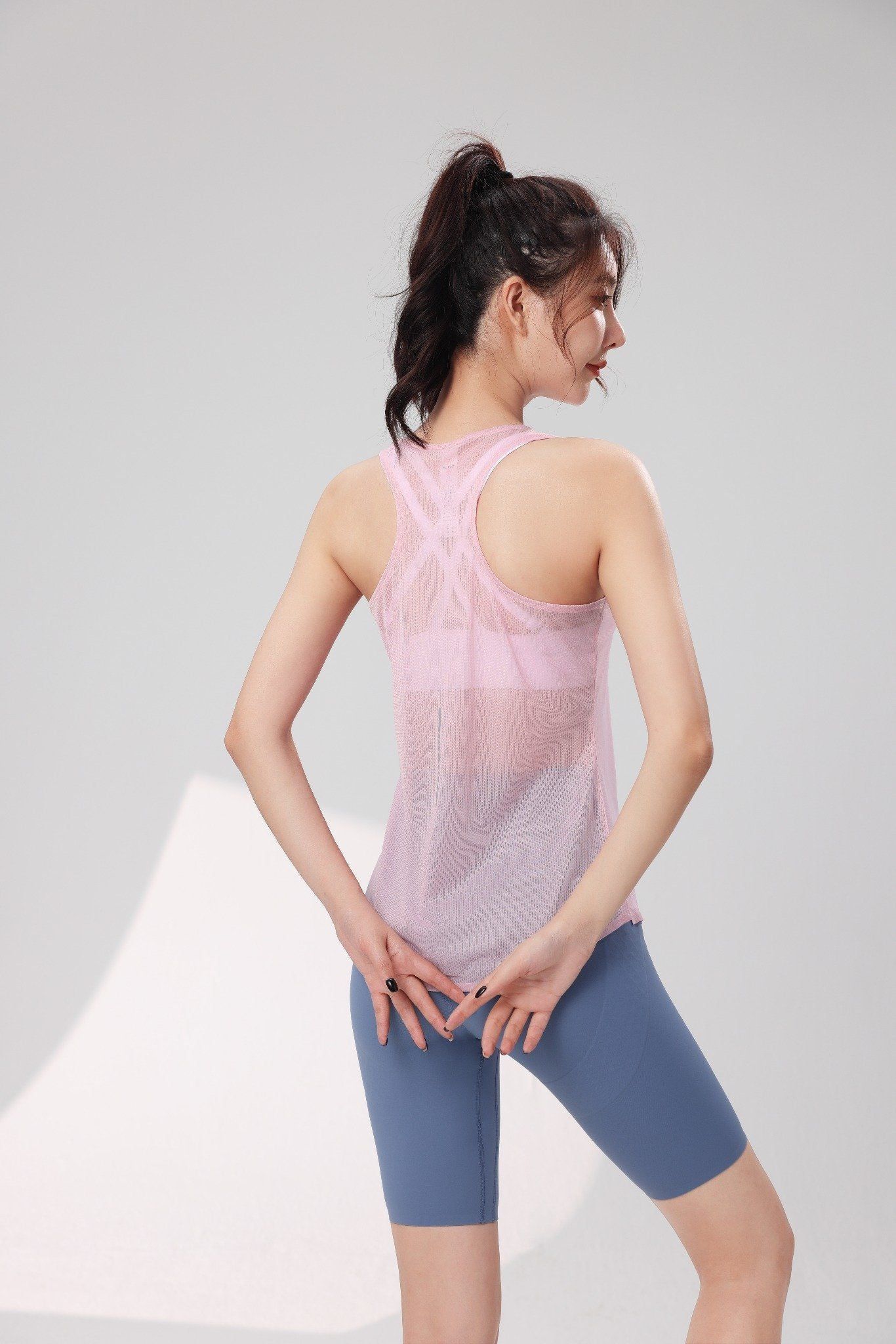  Áo Chạy Bộ Singlet Nữ Runtiger WM-7122 - Pink 