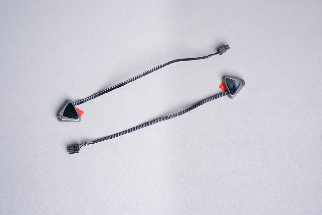 Cảm biến cảnh báo điểm mù công nghệ 1 Radar tín hiệu trên gương chiếu hậu SBS-MT PRO V2