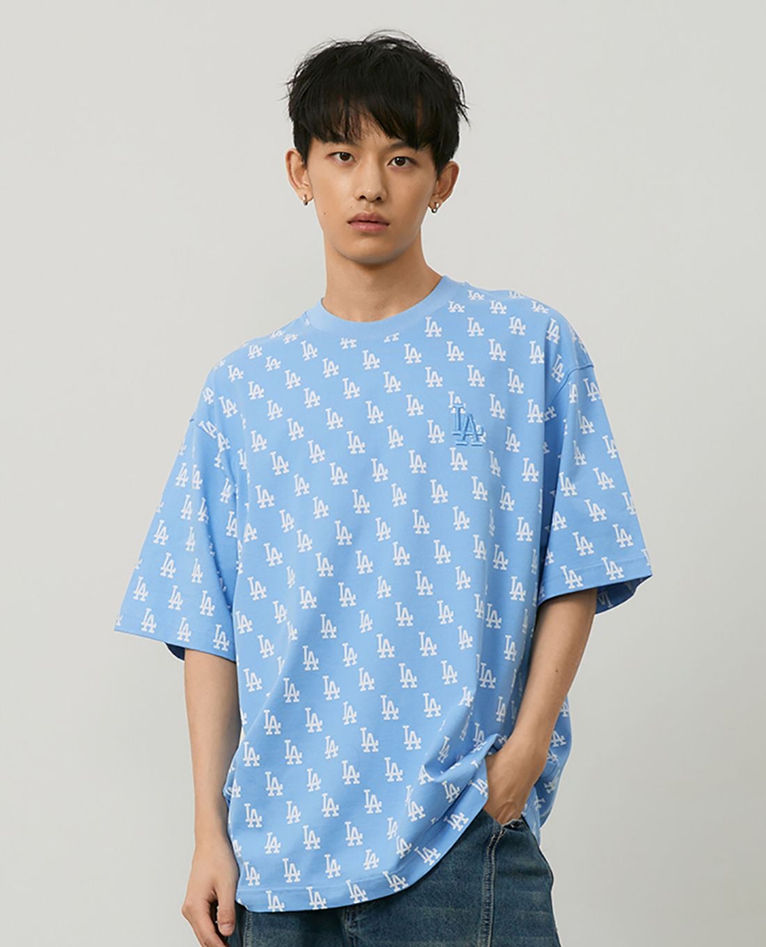 MLB - Unisex Short-Sleeve Crew Neck Classic Monogram Front Pattern T-Shirt