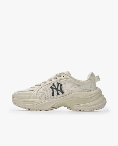  MLB - Unisex Curve Runner Monogram Low-Top Sneakers 