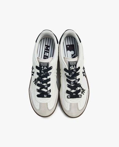  MLB - Women Team Logo Shoe Pin  Charm Set 