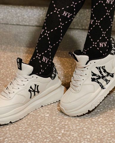  MLB - Unisex Chunky Runner Classic Monogram Sneakers 