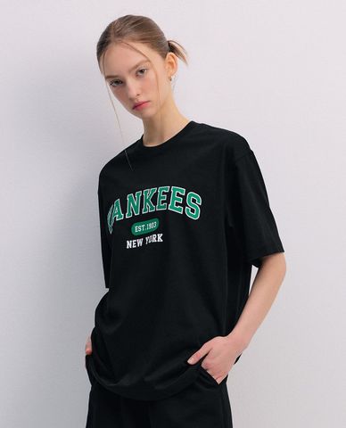  MLB - Unisex Short Sleeve Crew Neck Varsity Overfit T-Shirt 
