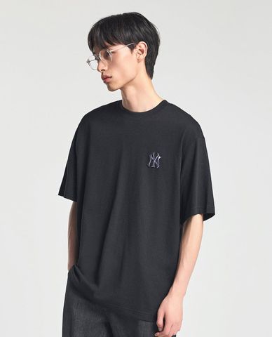 MLB - Unisex Varsity Crewneck Short-Sleeve T-shirt 