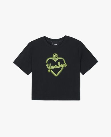  MLB - Women's Heart Medium Logo Short-Sleeve Crewneck Croptop 