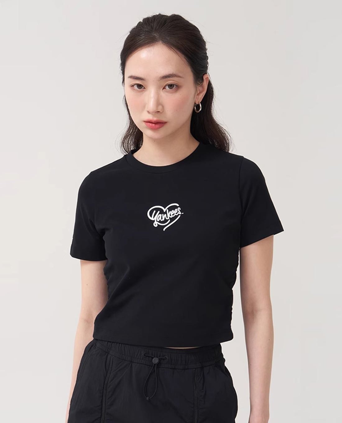 MLB - Women's Short Sleeve Crew Neck Heart Athleisure Croptop