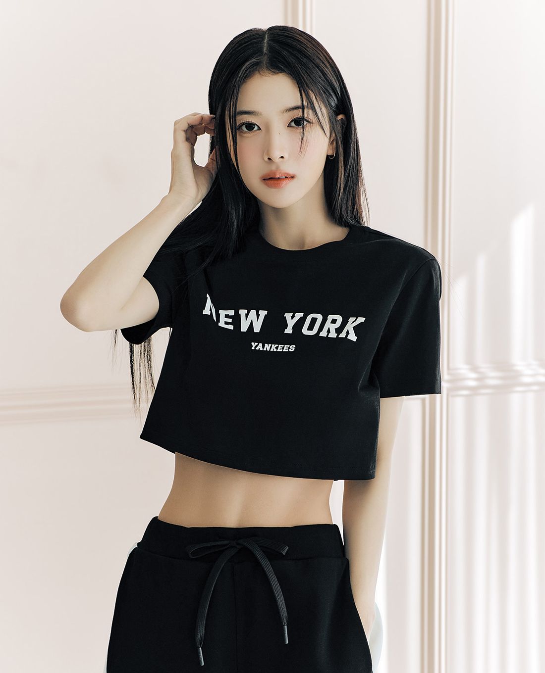MLB - Women's Varsity Slim Short-Sleeve Crewneck Croptop