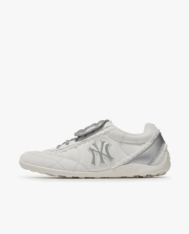  MLB - Women Sleek Lace Low Top Sneakers 