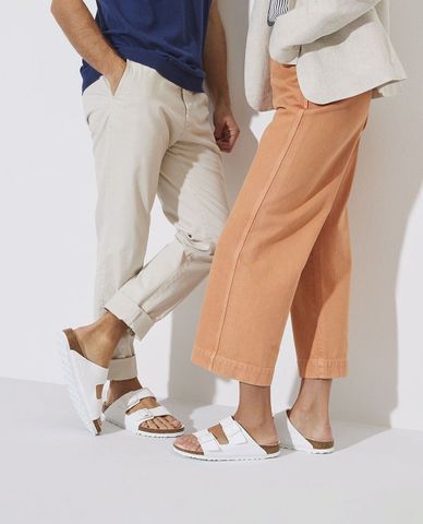  BIRKENSTOCK - Unisex Arizona Cross-Strap Sandals 