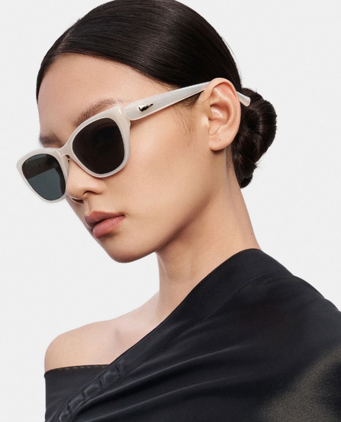 MUJOSH - Women's Stylish Cat-Eye Frame Sunglasses