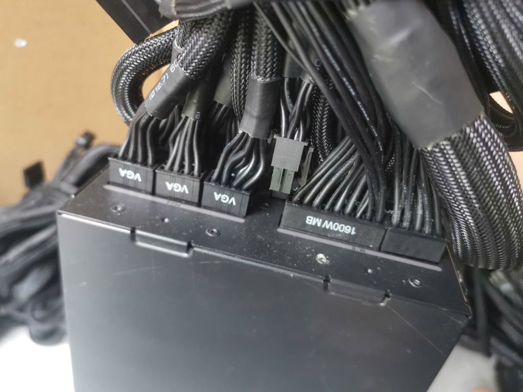 Bộ nguồn vi tính Leadex Platinum 2000W Black 80 Plus Platinum SF-2000F14HP Super Flower (Có dây PCIe 5.0)