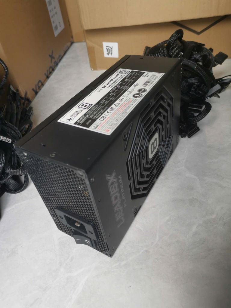 Bộ nguồn vi tính Leadex Platinum 2000W Black 80 Plus Platinum SF-2000F14HP Super Flower (Có dây PCIe 5.0)