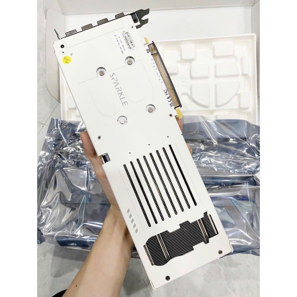 [CHÍNH HÃNG] Card Màn Hình Vga SPARKLE Intel® Arc™ B580 12GB GDDR6 TITAN Luna OC - Bảo Hành 36 tháng