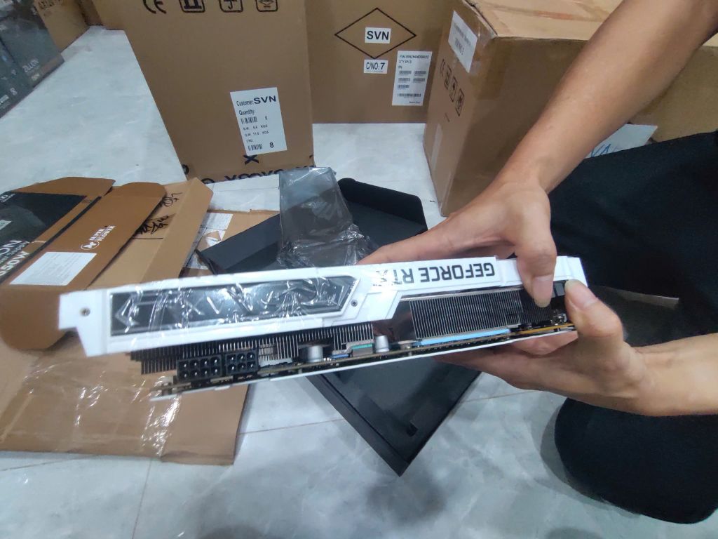 Card màn hình T46E White GF RTX2070 Super EX Gamer (1-Click OC) 8GB GDDR6 27ISL6MD43NW Galax